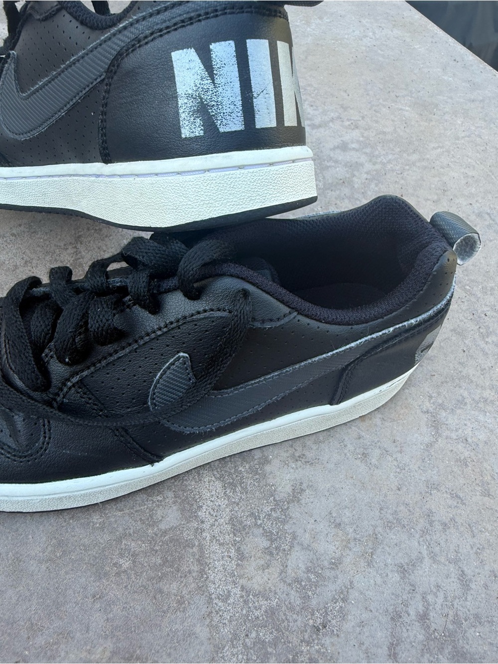 Nike Kids Black Low-Top Sneakers with White Sole - Picture 9 of 11
